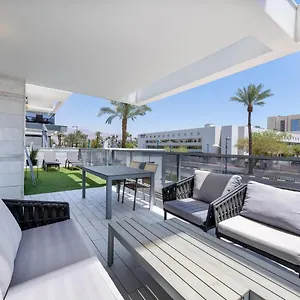 Pool Side Luxury At Royal Park-new Listing אילת