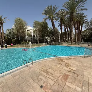 Pool Side Luxury At Royal Park-new Listing אילת